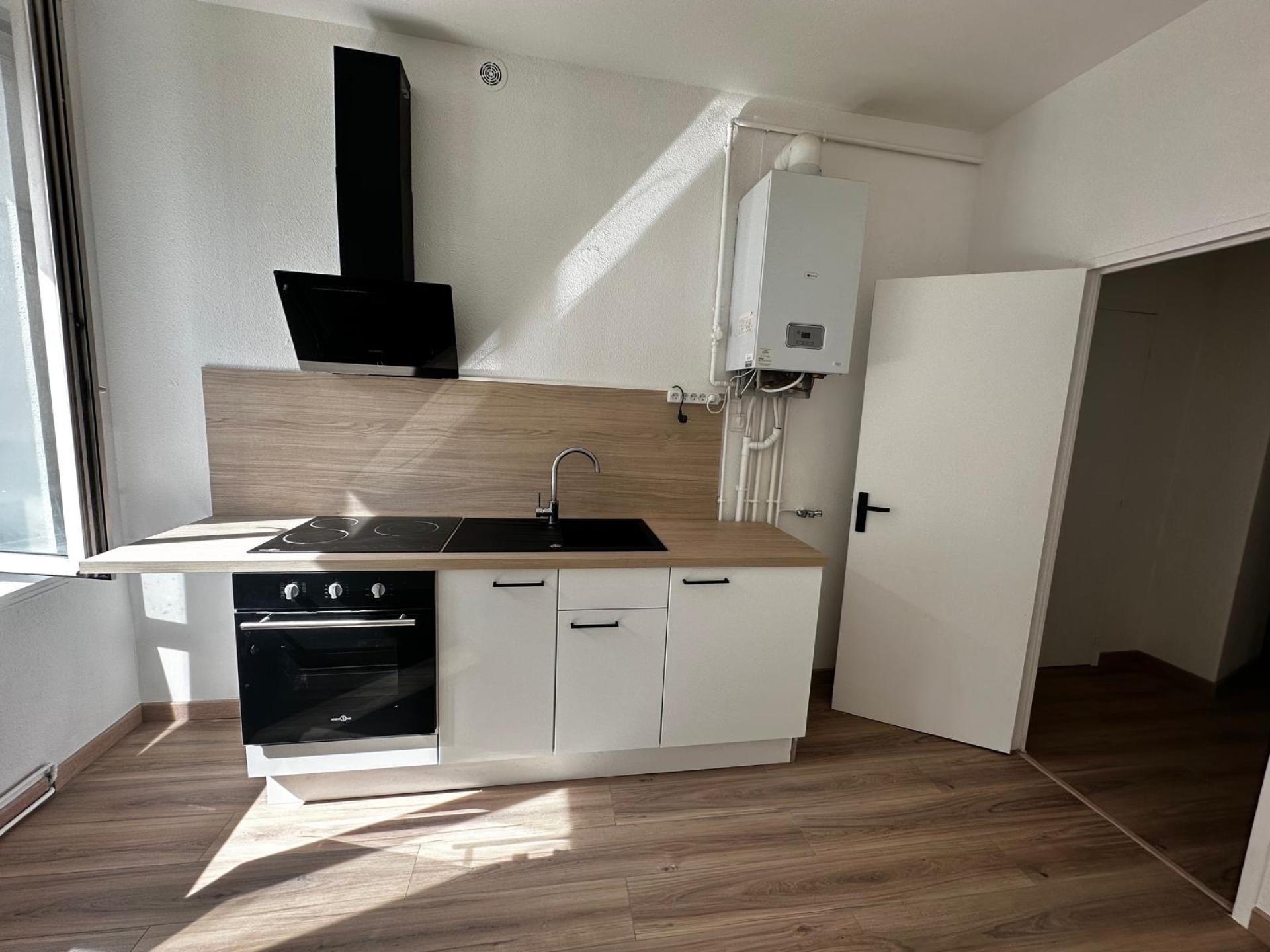 Appartement 3 pièces 70 m² · au Chambon-Feugerolles · 70 m² · 85 000 €