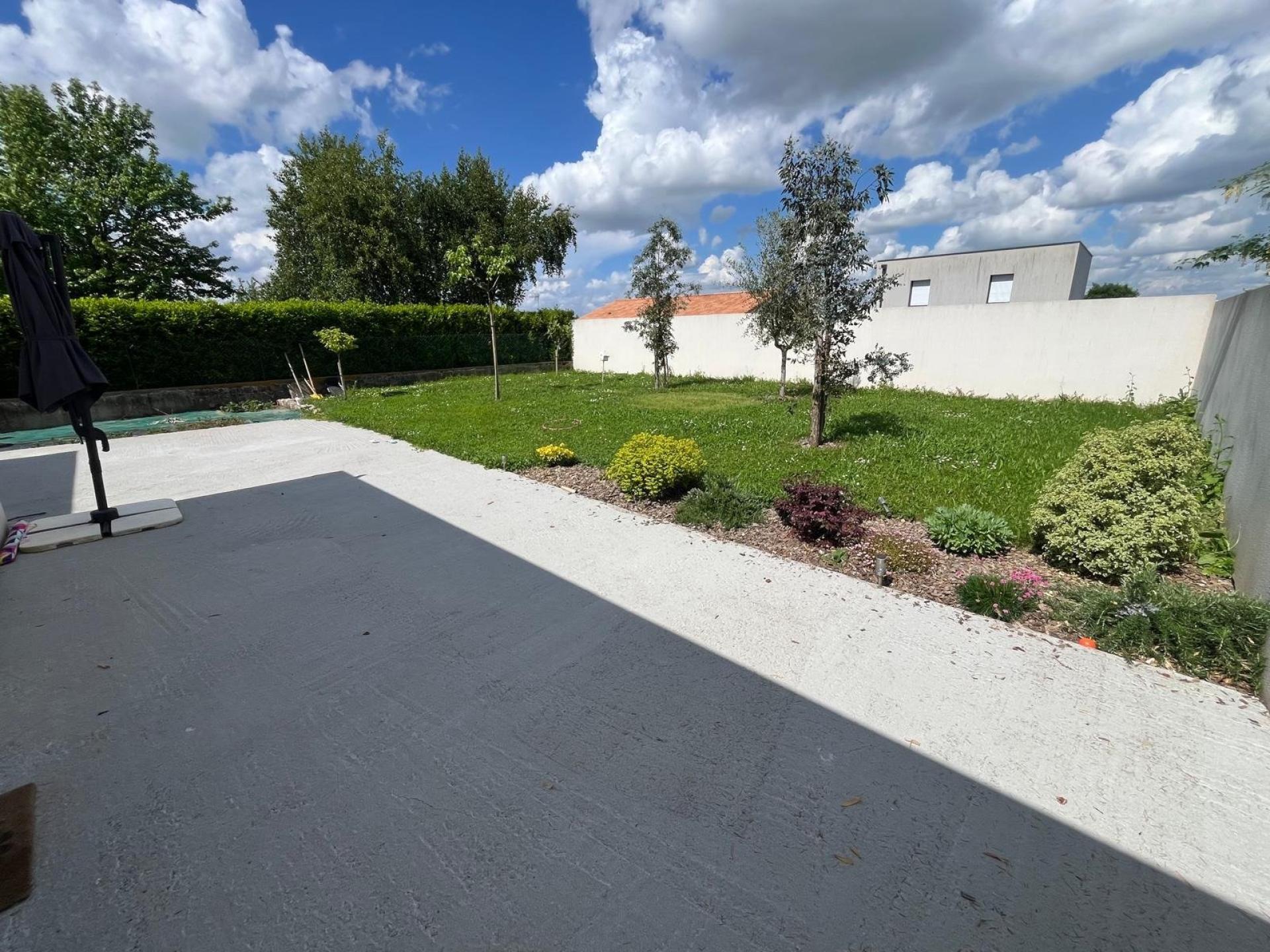 Maison 6 pièces 185 m² · à Saint-Christophe-du-Bois · 185 m² · 310 000 €