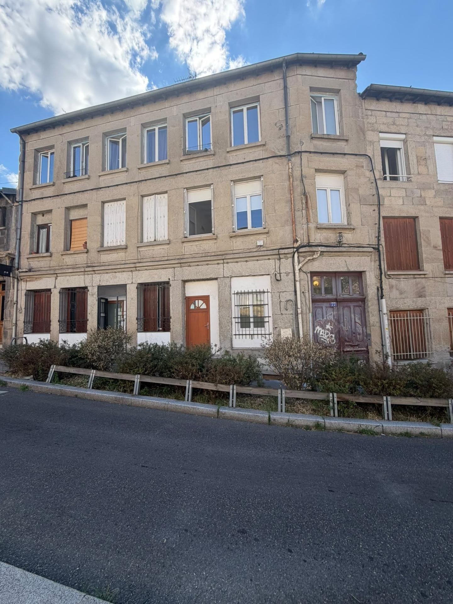 Appartement 3 pièces 66 m² · à Saint-Étienne · 66 m² · 57 000 €
