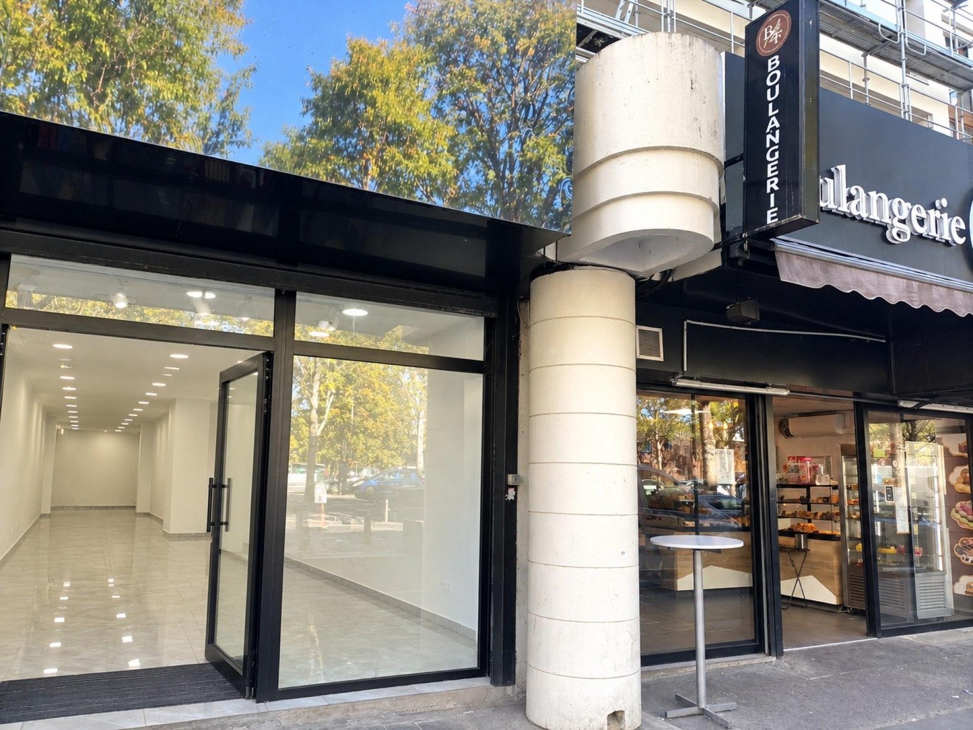 Local commercial 2 pièces 120 m² · à Évry-Courcouronnes · 120 m² · 76 600 €