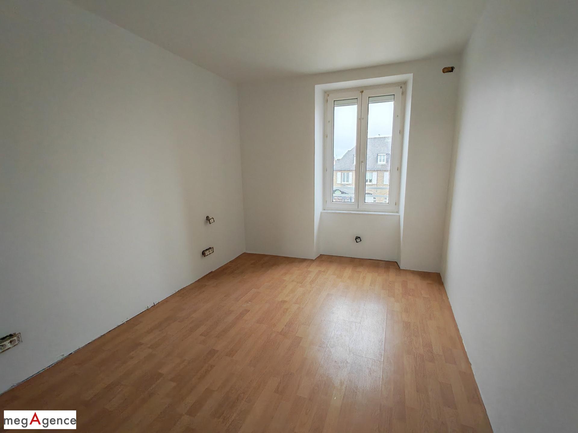 Appartement T3 69 m² - hypercentre - BEAUSSAIS SUR MER