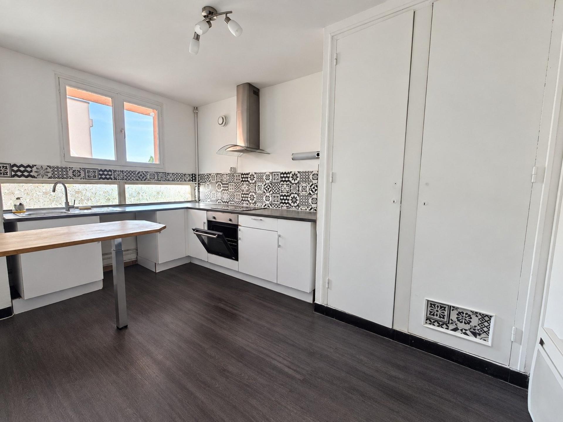 Appartement 4 pièces 99 m² · à Fougères · 99 m² · 136 000 €