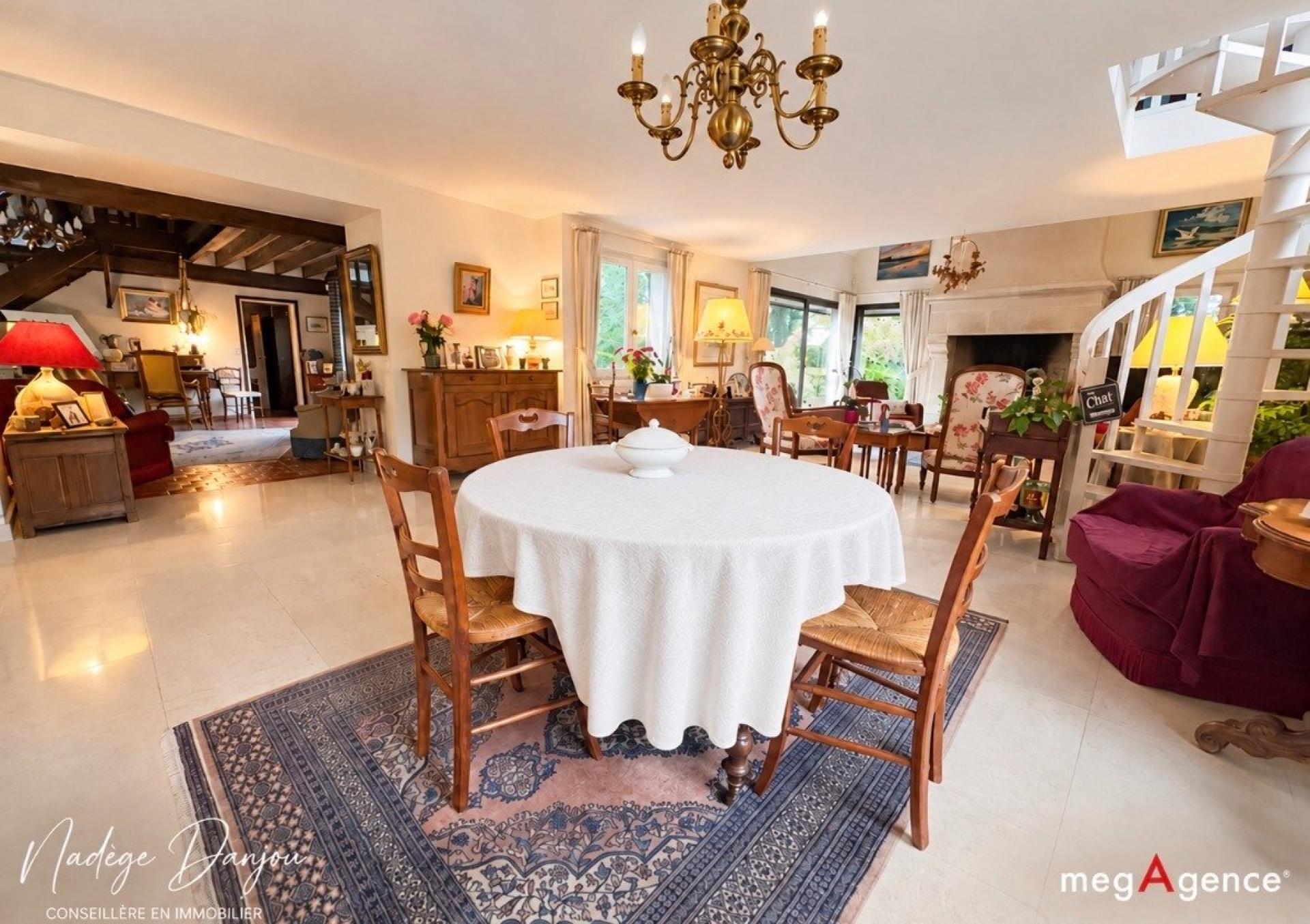 Maison 8 pièces 200 m² · à Souleuvre en Bocage · 200 m² · 330 000 €