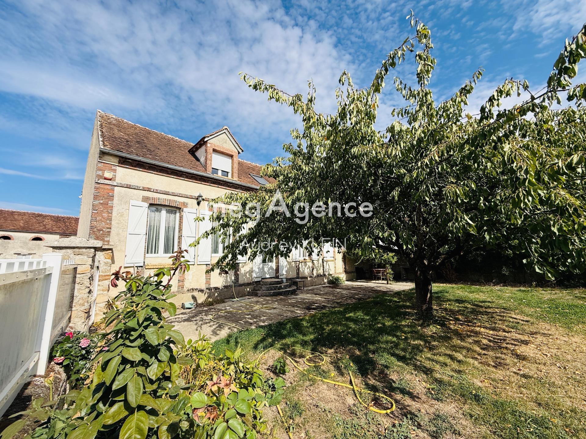 Maison 10 pièces 290 m² · à Thorigny-sur-Oreuse · 290 m² · 262 500 €