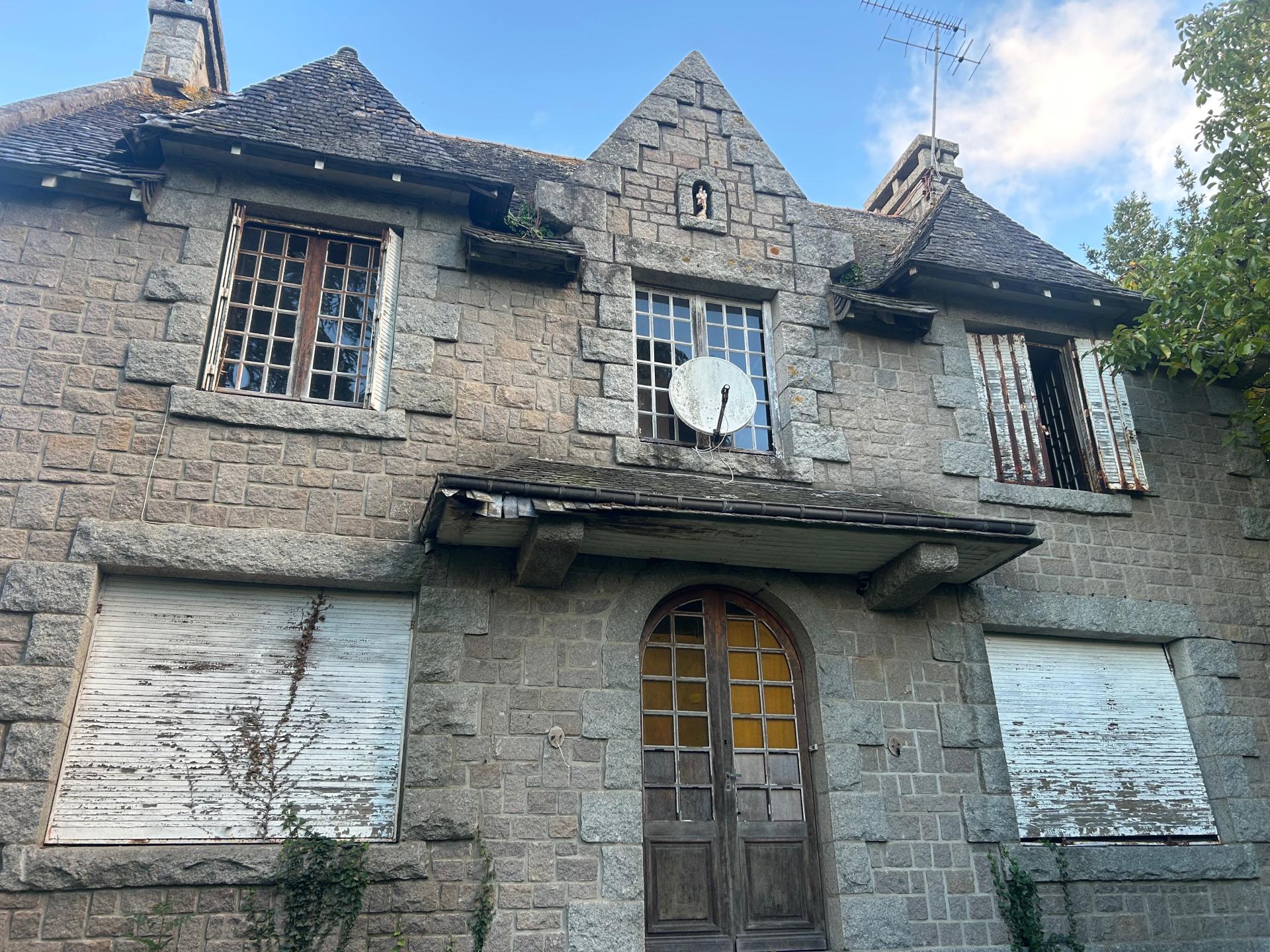 Maison 8 pièces 182 m² · à Plouaret · 182 m² · 108 000 €