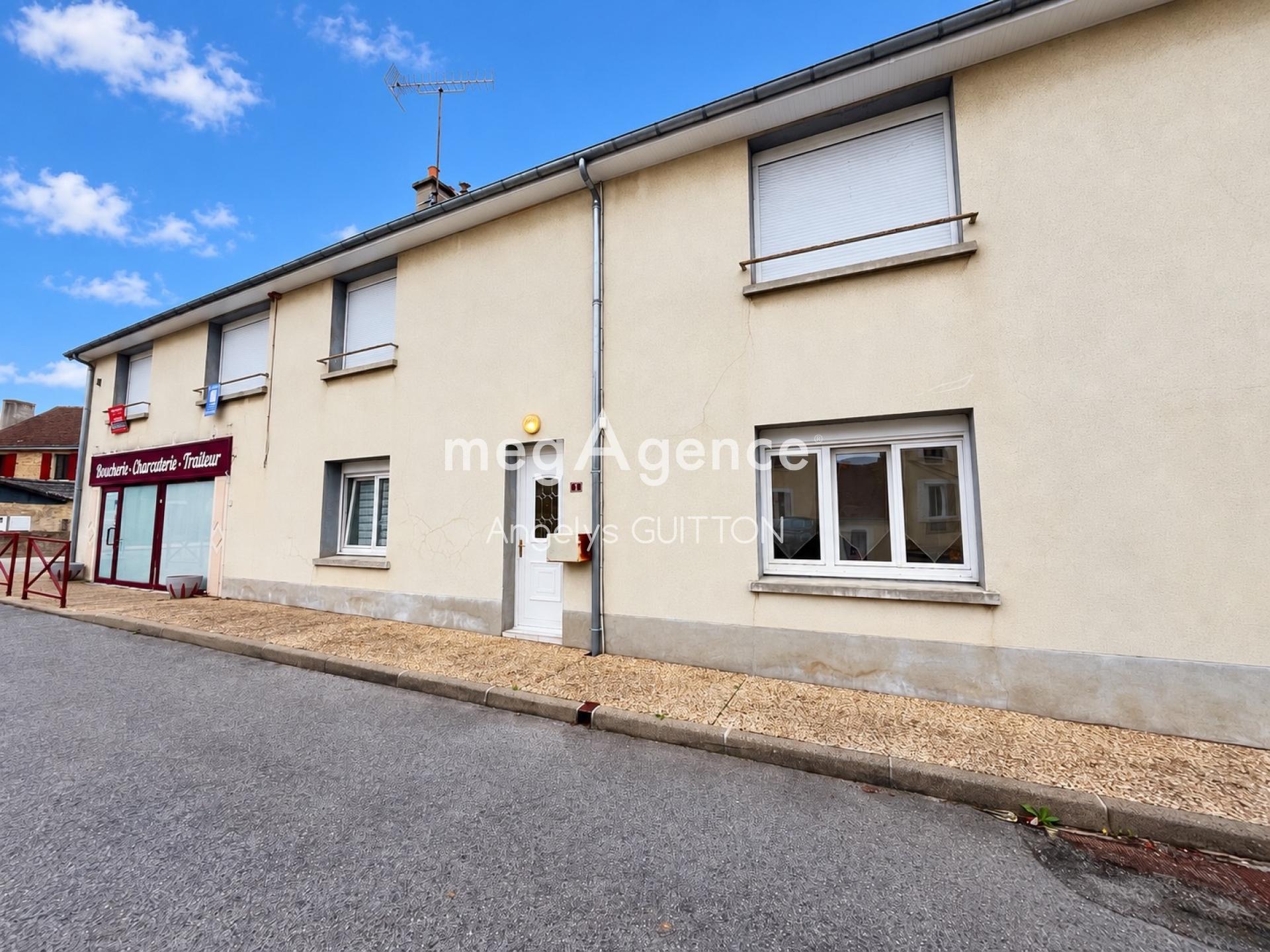 Maison 10 pièces 270 m² · à Courgains · 270 m² · 116 000 €