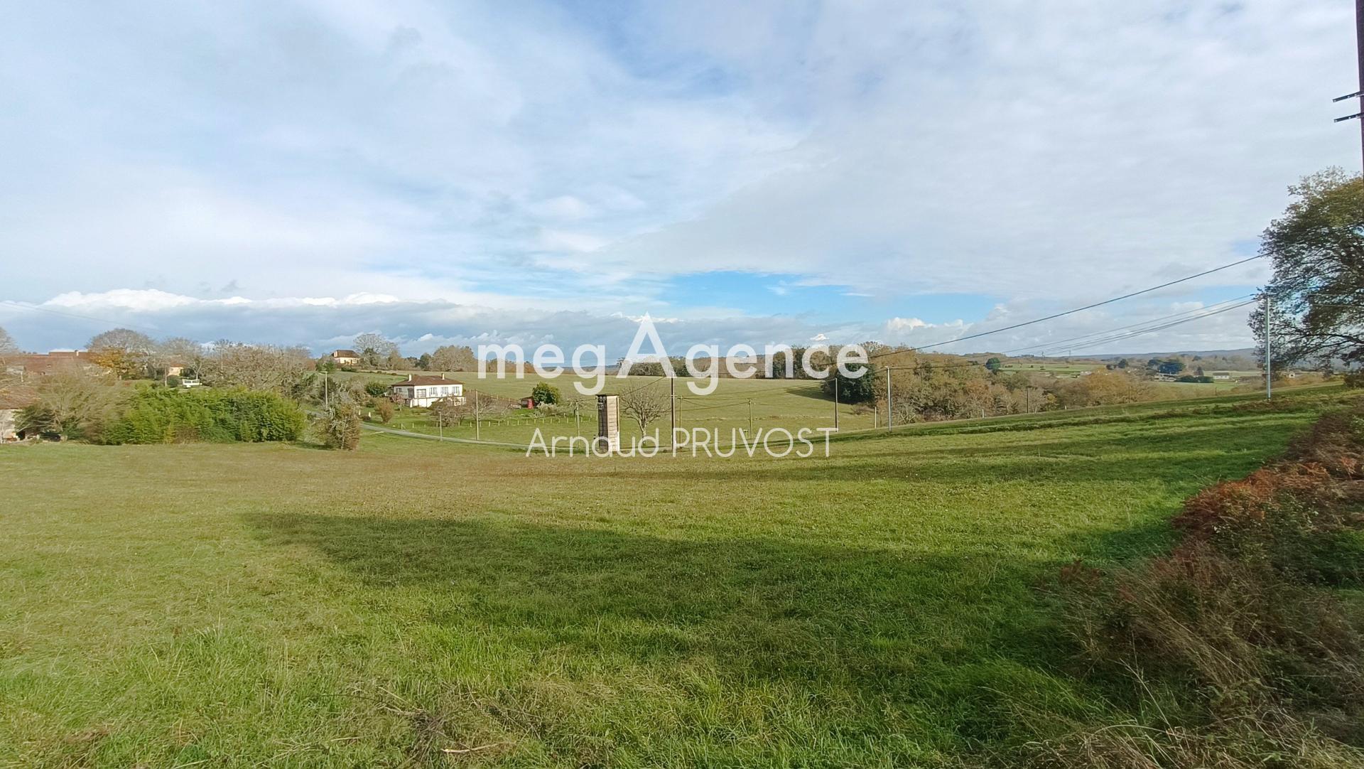 Terrain 6810 m² · à Baneuil · 49 000 €