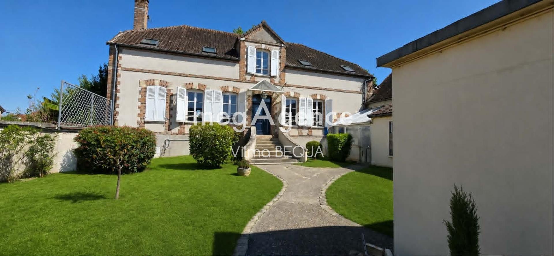 Maison 7 pièces 276 m² · à Saint-Clément · 276 m² · 489 000 €