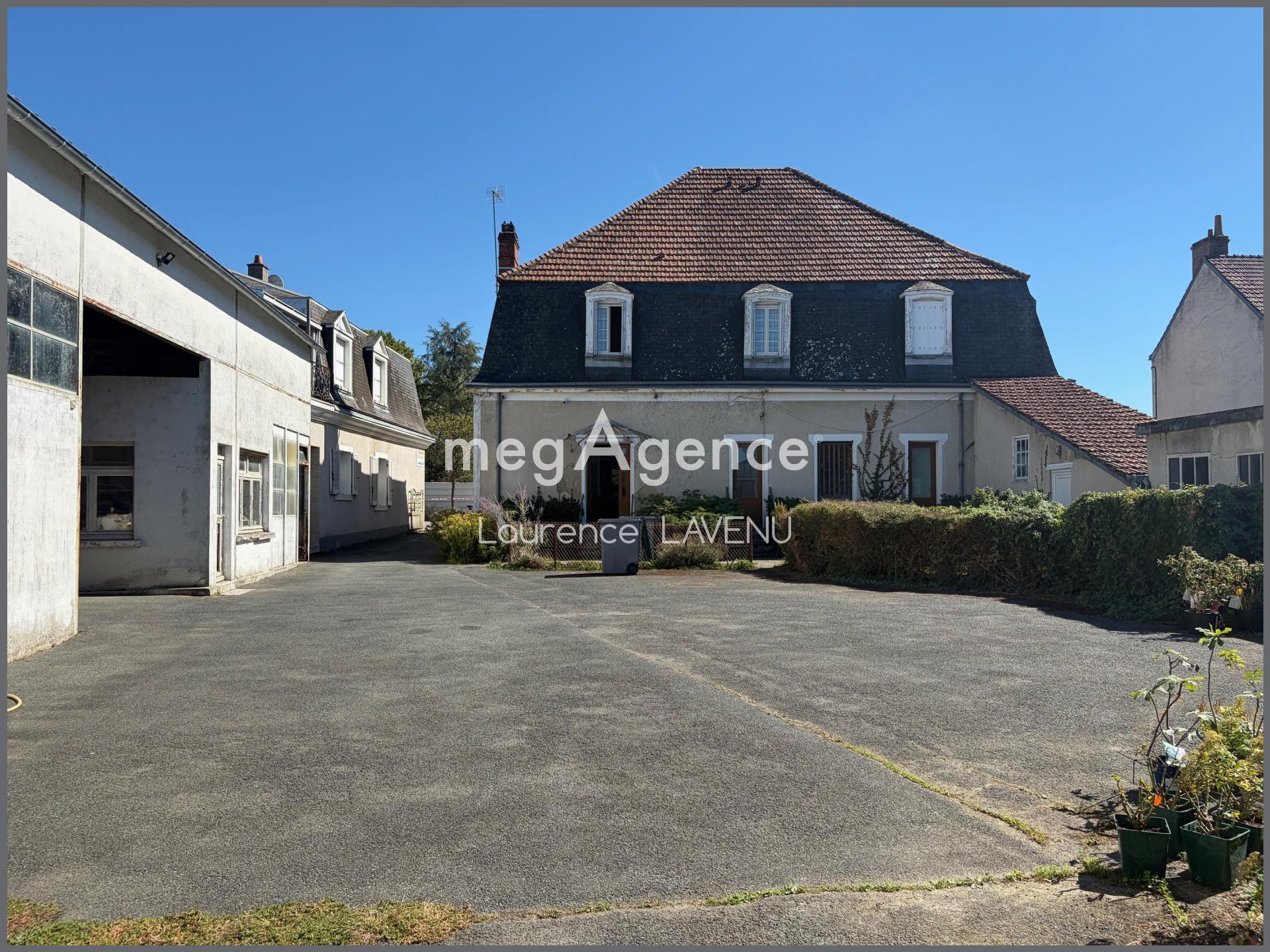 Immeuble 142 m² · à Buzançais · 142 m² · 234 000 €