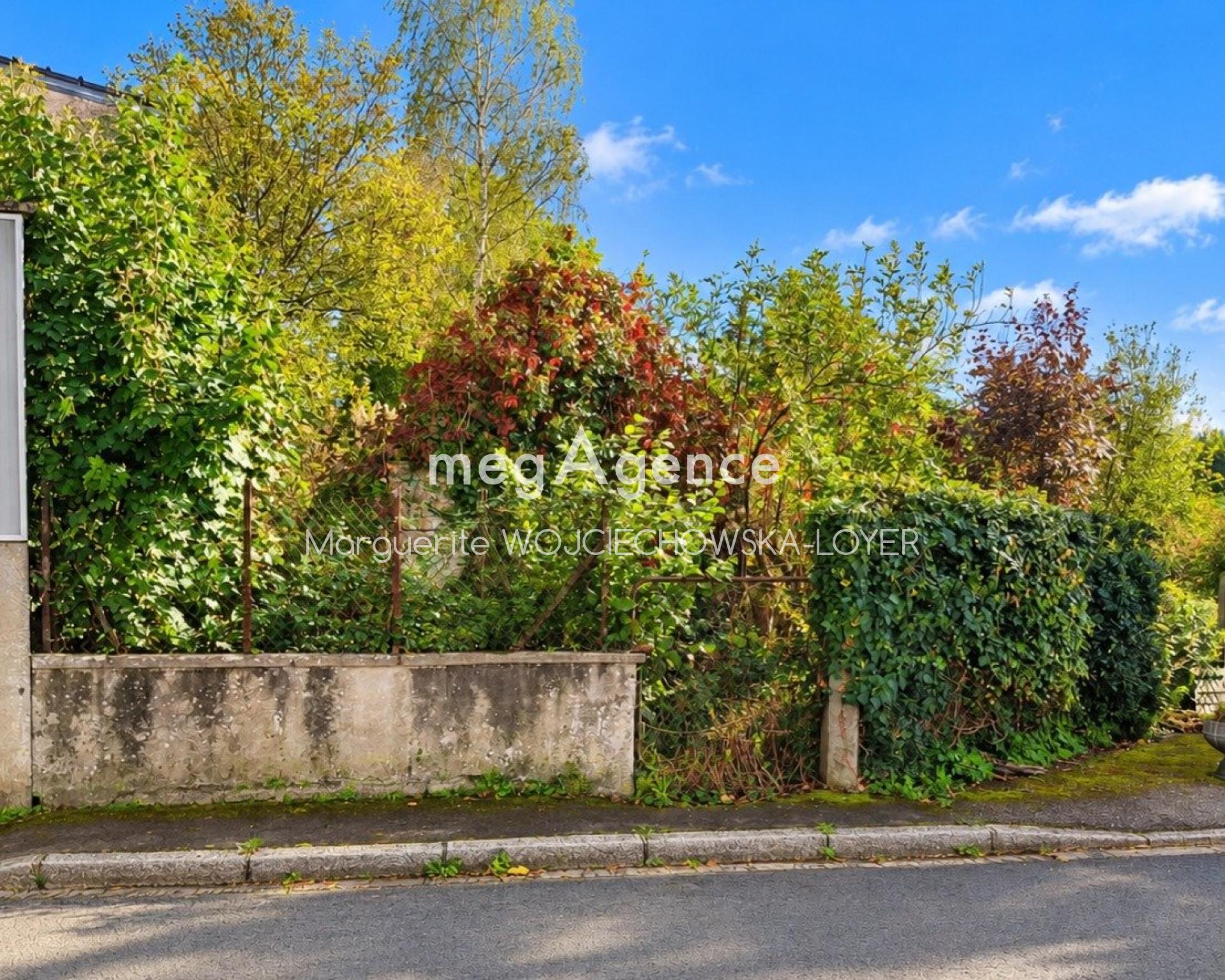 Terrain 369 m² · à Sougé-le-Ganelon · 20 000 €