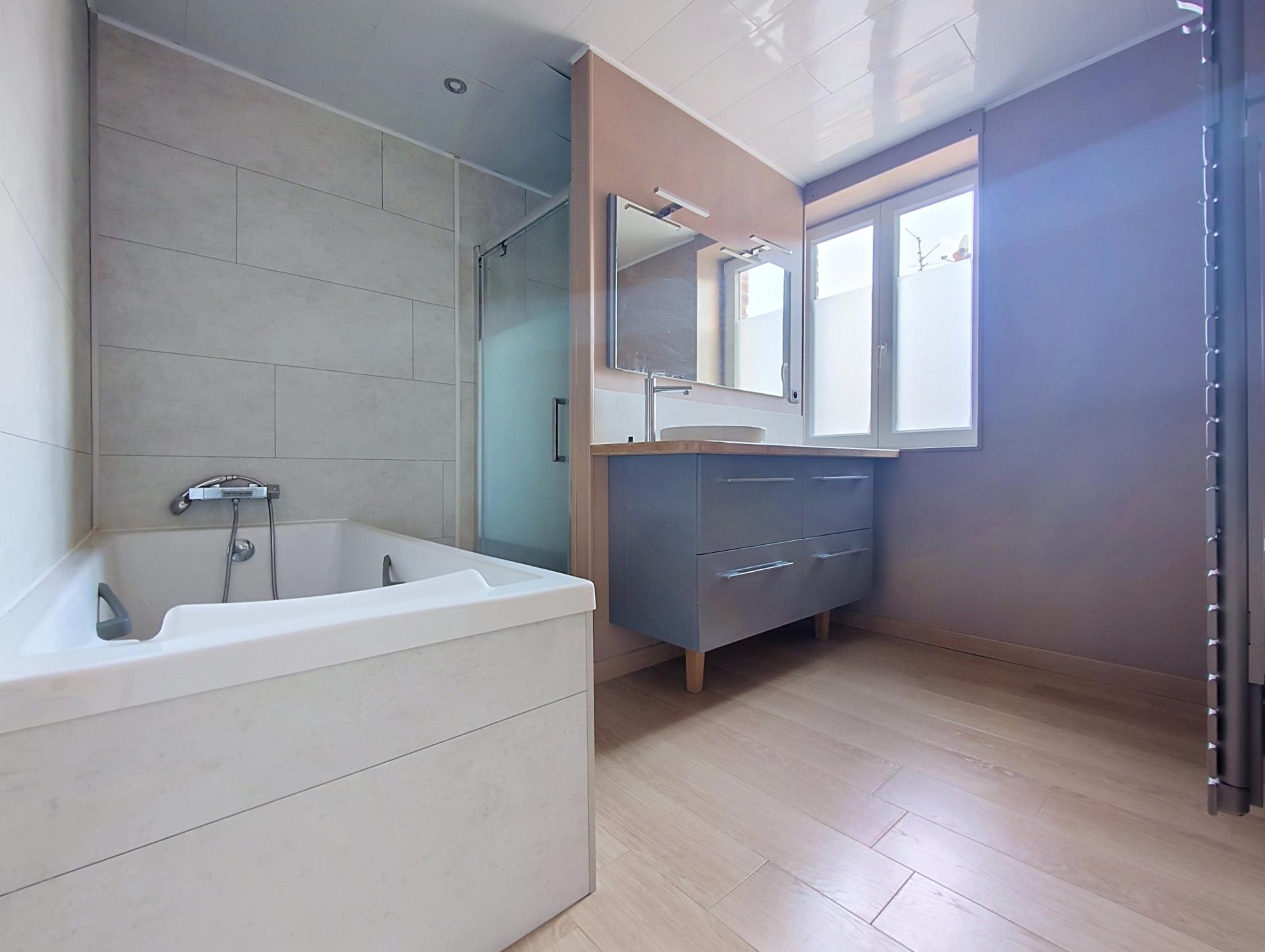Achat : Maison à CROIX, 59170 - 4 pièces 100m² — 10