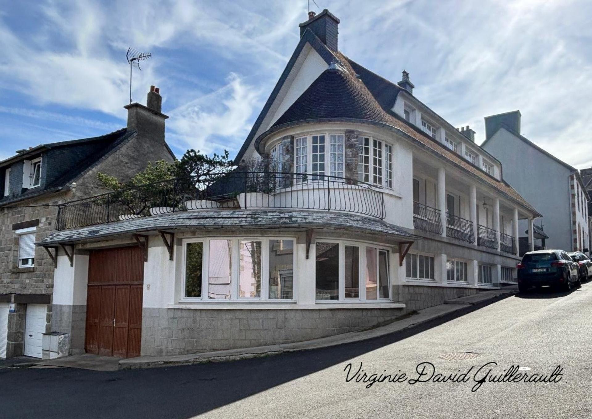 Maison 6 pièces 155 m² · à Callac · 155 m² · 157 000 €