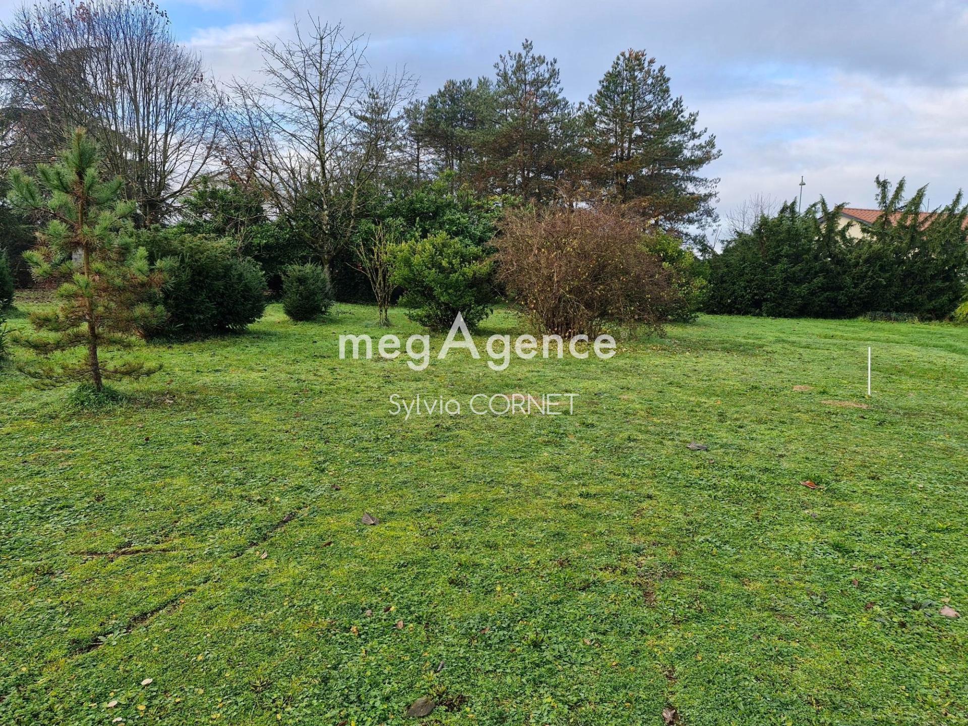 Terrain 721 m² · à Balan · 259 000 €