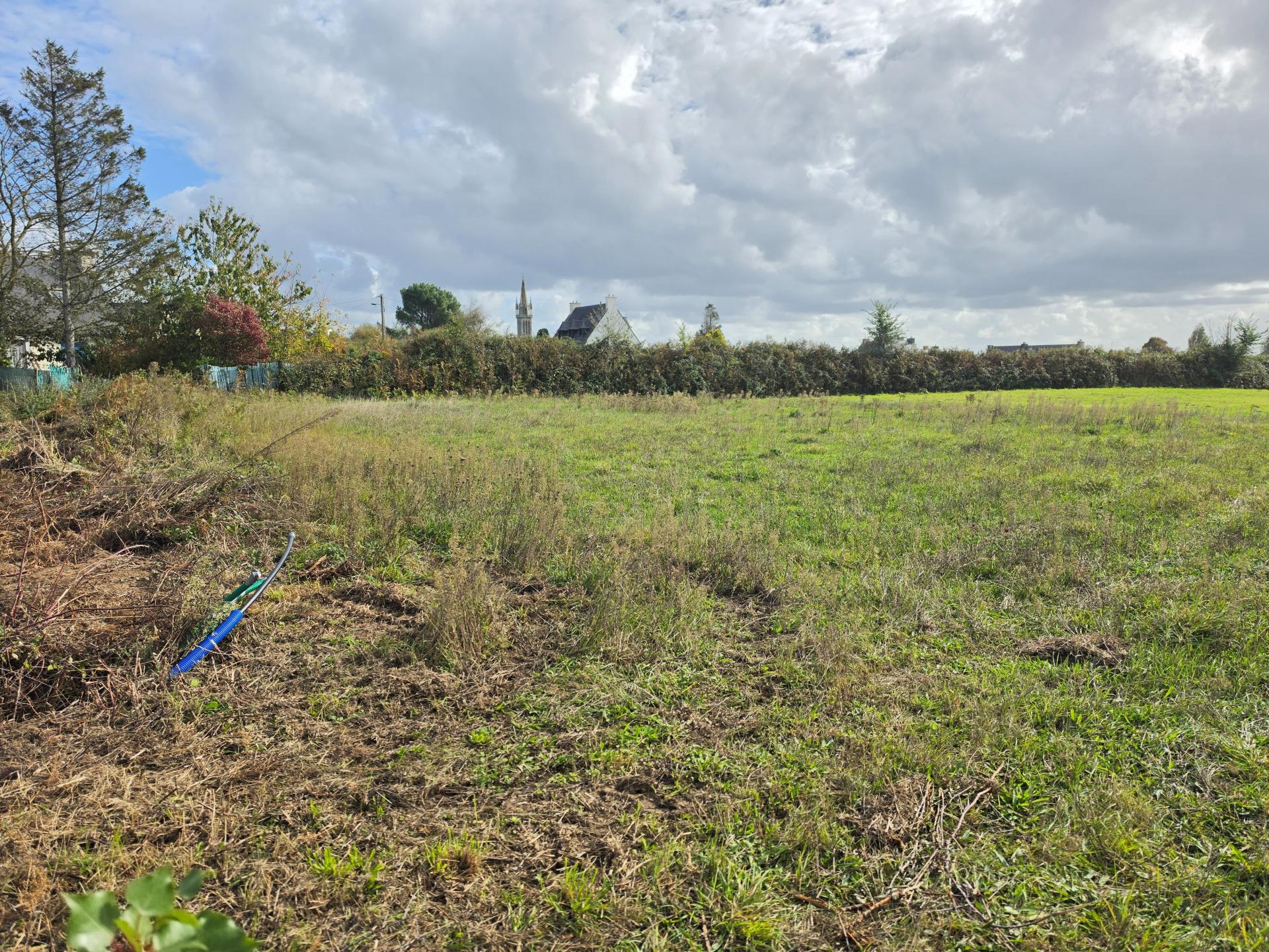 Terrain 1159 m² · à Plouguiel · 85 000 €