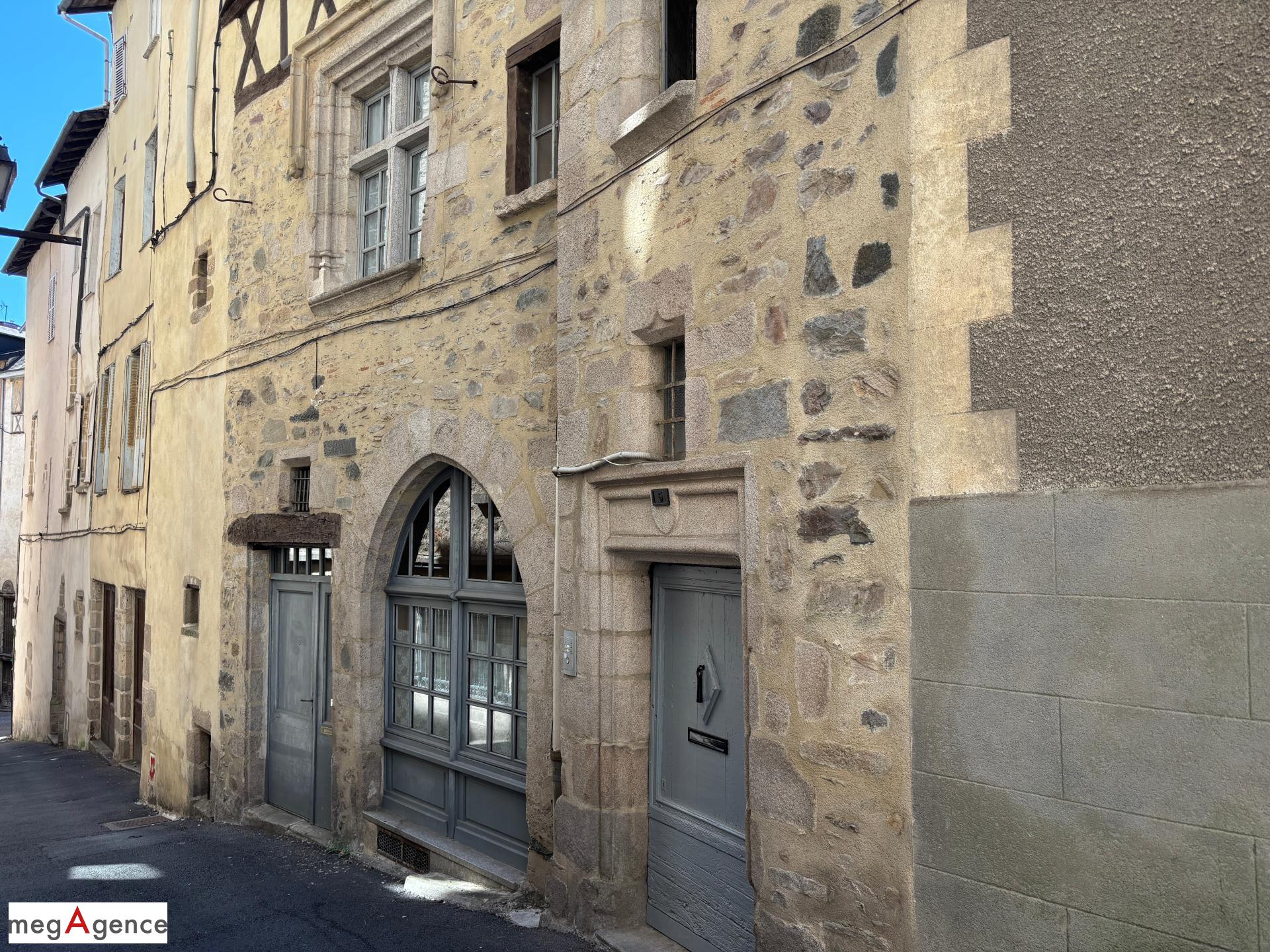 Immeuble 2 pièces 249 m² · à Tulle · 249 m² · 138 000 €