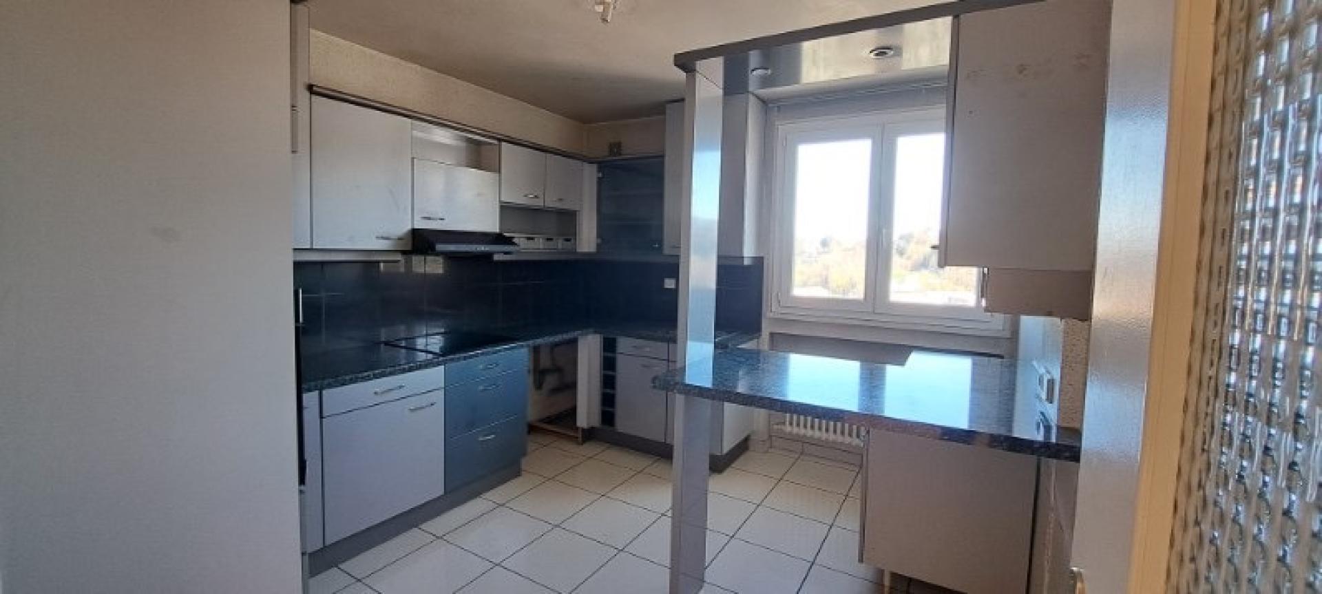 Appartement 4 pièces 90 m² · à Saint-Étienne · 90 m² · 97 750 €