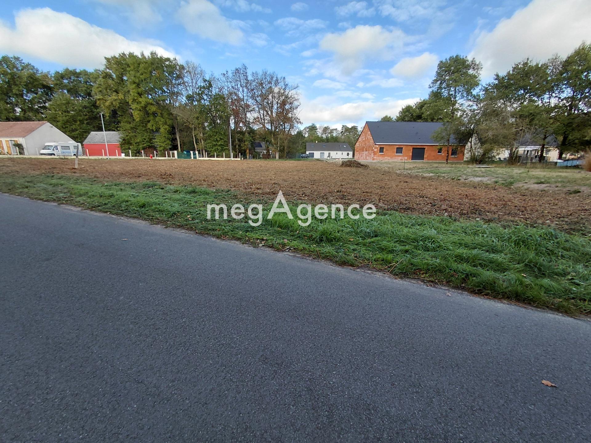 Terrain 1670 m² · à Villefranche-sur-Cher · 33 000 €
