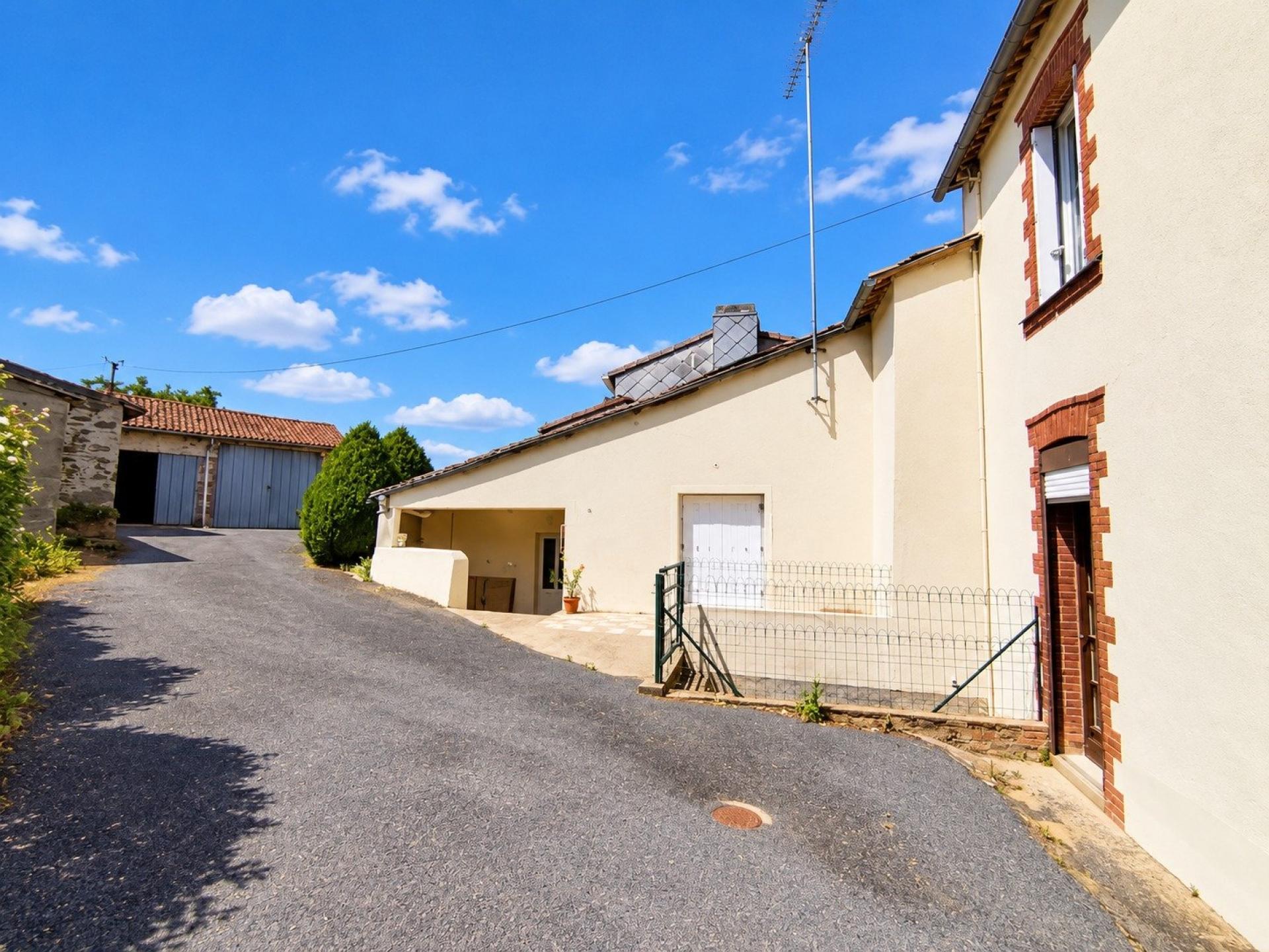 Maison 5 pièces 94 m² · à Montrevault-sur-Èvre · 94 m² · 123 000 €