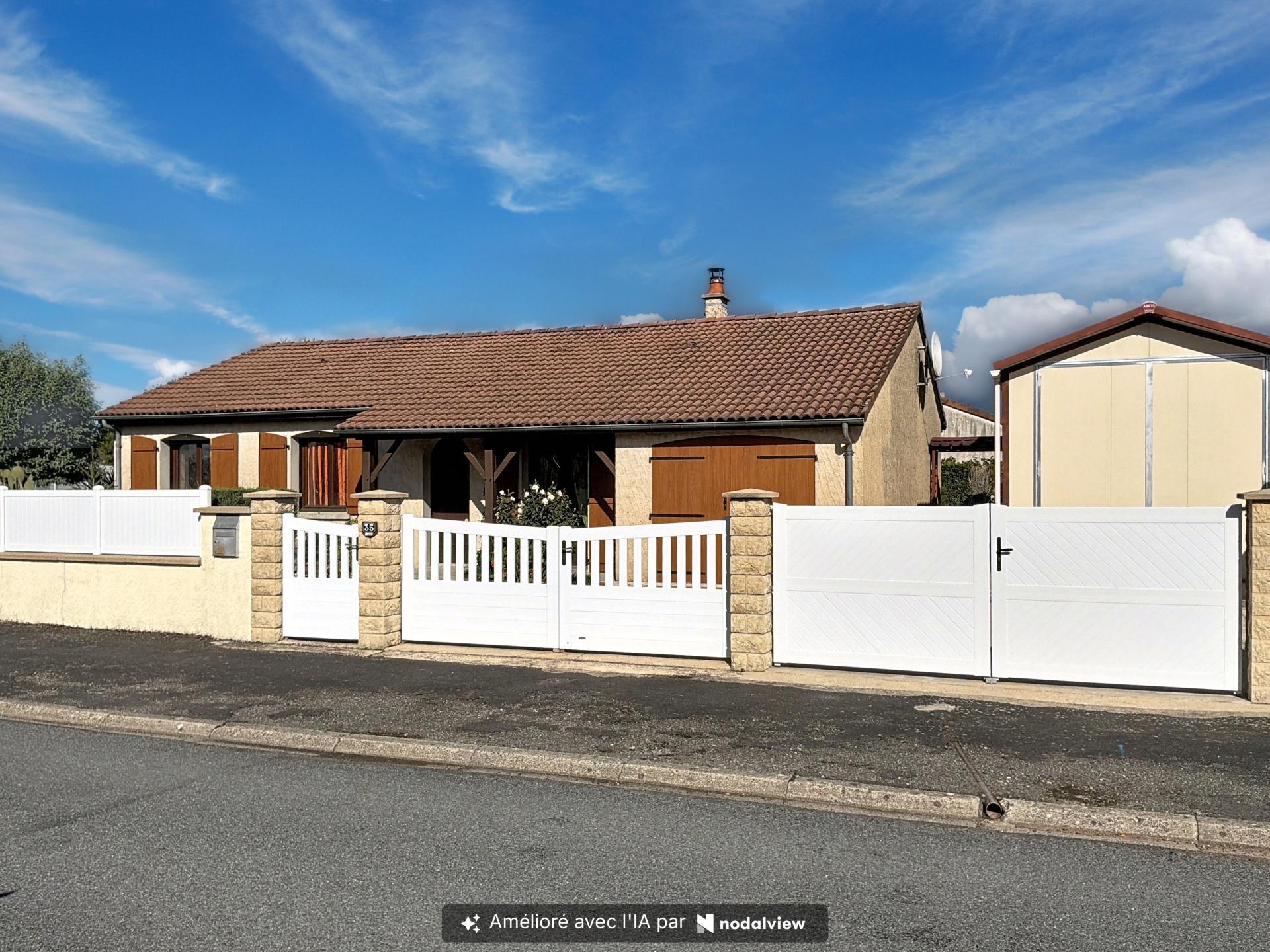 Maison 4 pièces 82 m² · à Dangé-Saint-Romain · 82 m² · 145 000 €
