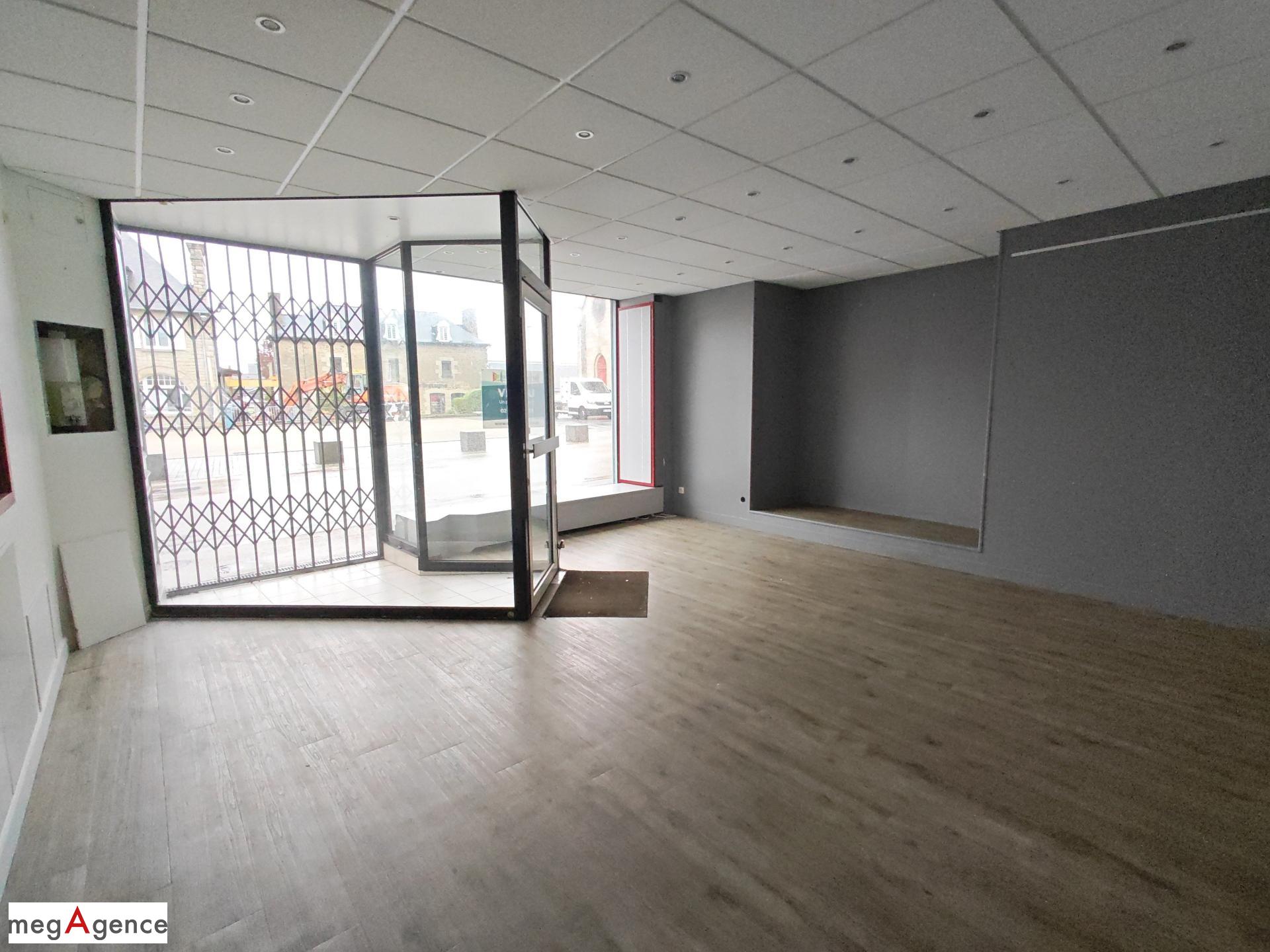 Local commercial 2 pièces 65 m² · à Beaussais-sur-Mer · 65 m² · 204 300 €
