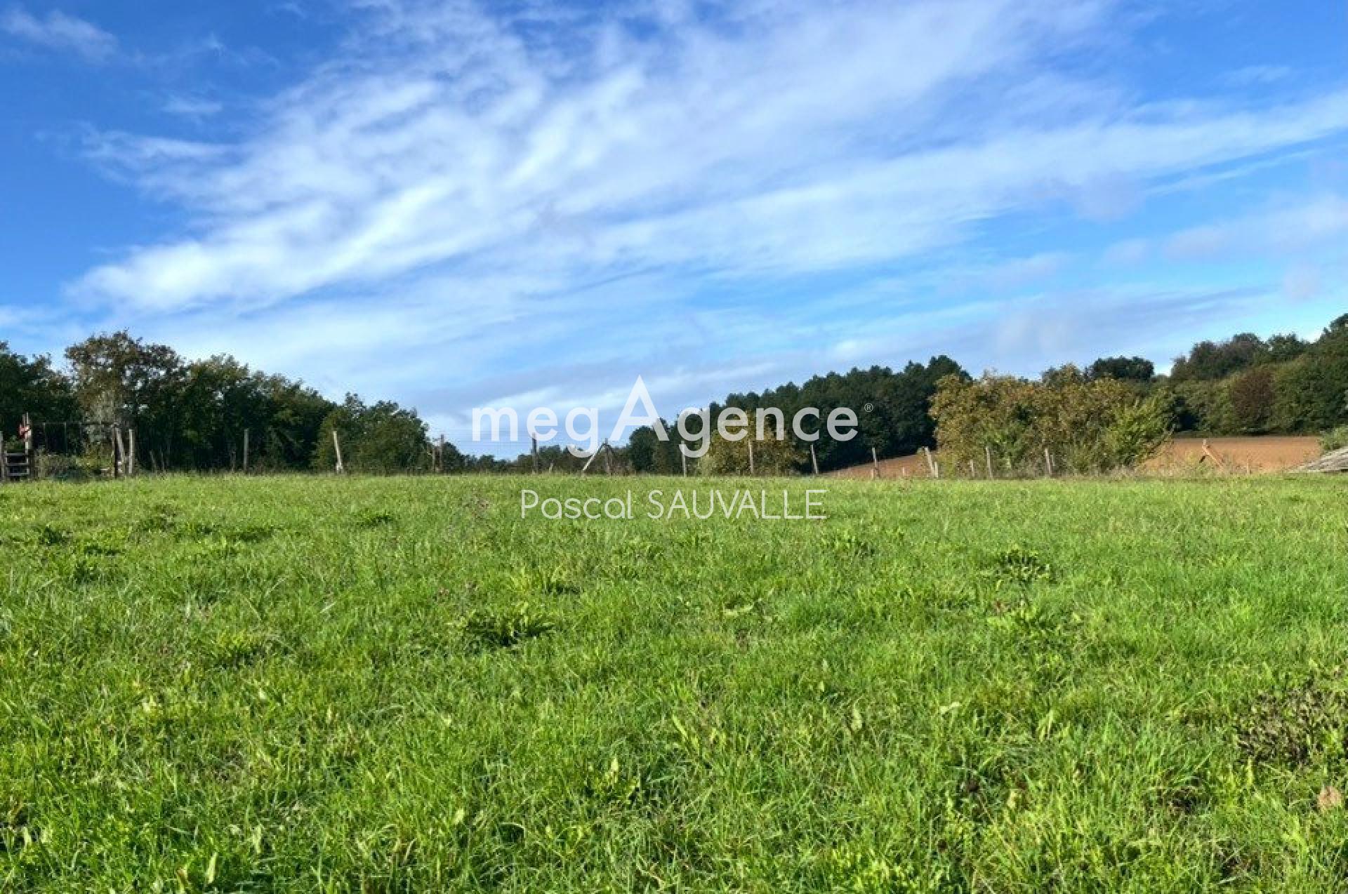 Terrain 1920 m² · à Villamblard · 44 000 €