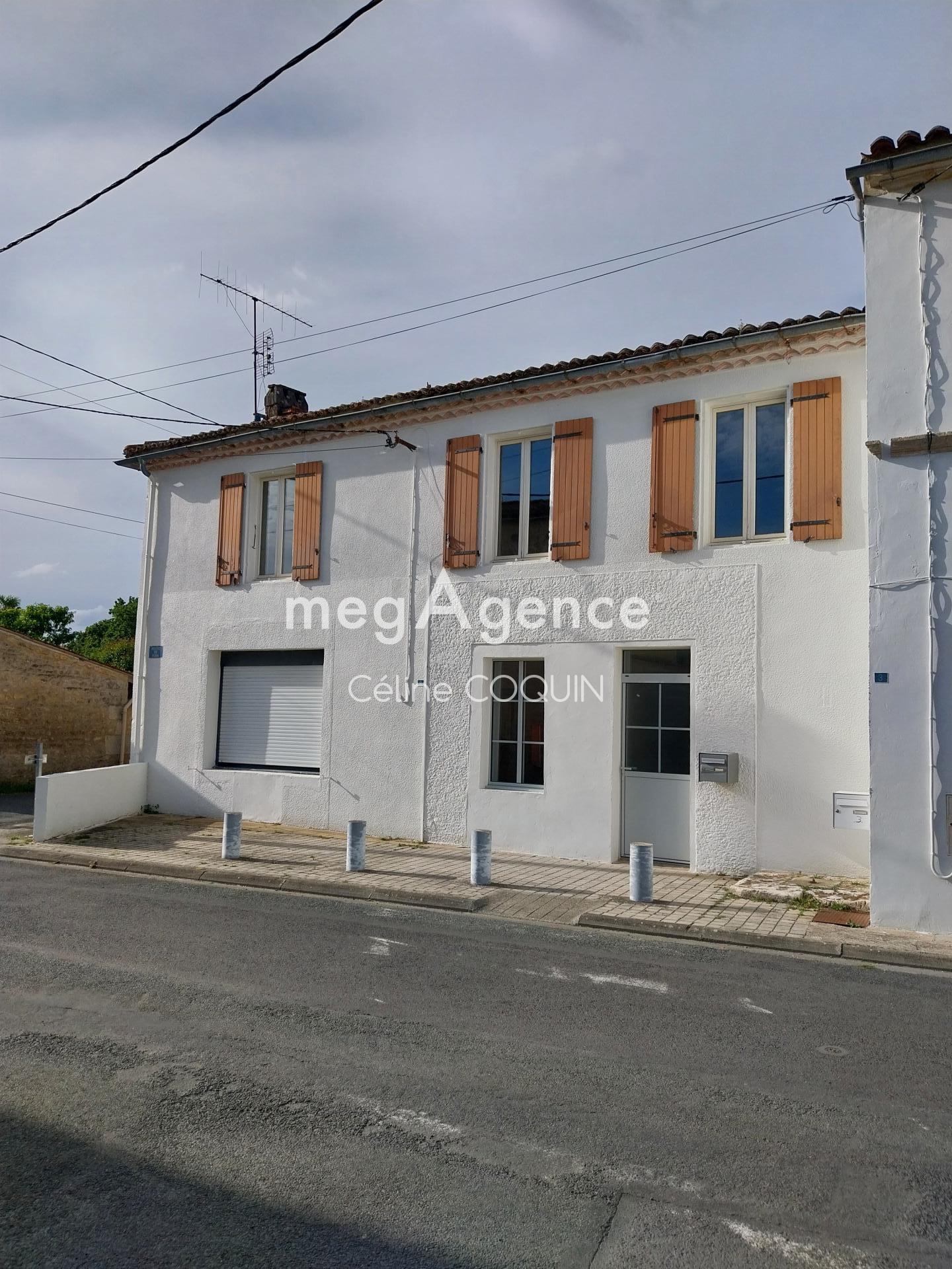 Maison 9 pièces 235 m² · à Champagnolles · 235 m² · 259 000 €