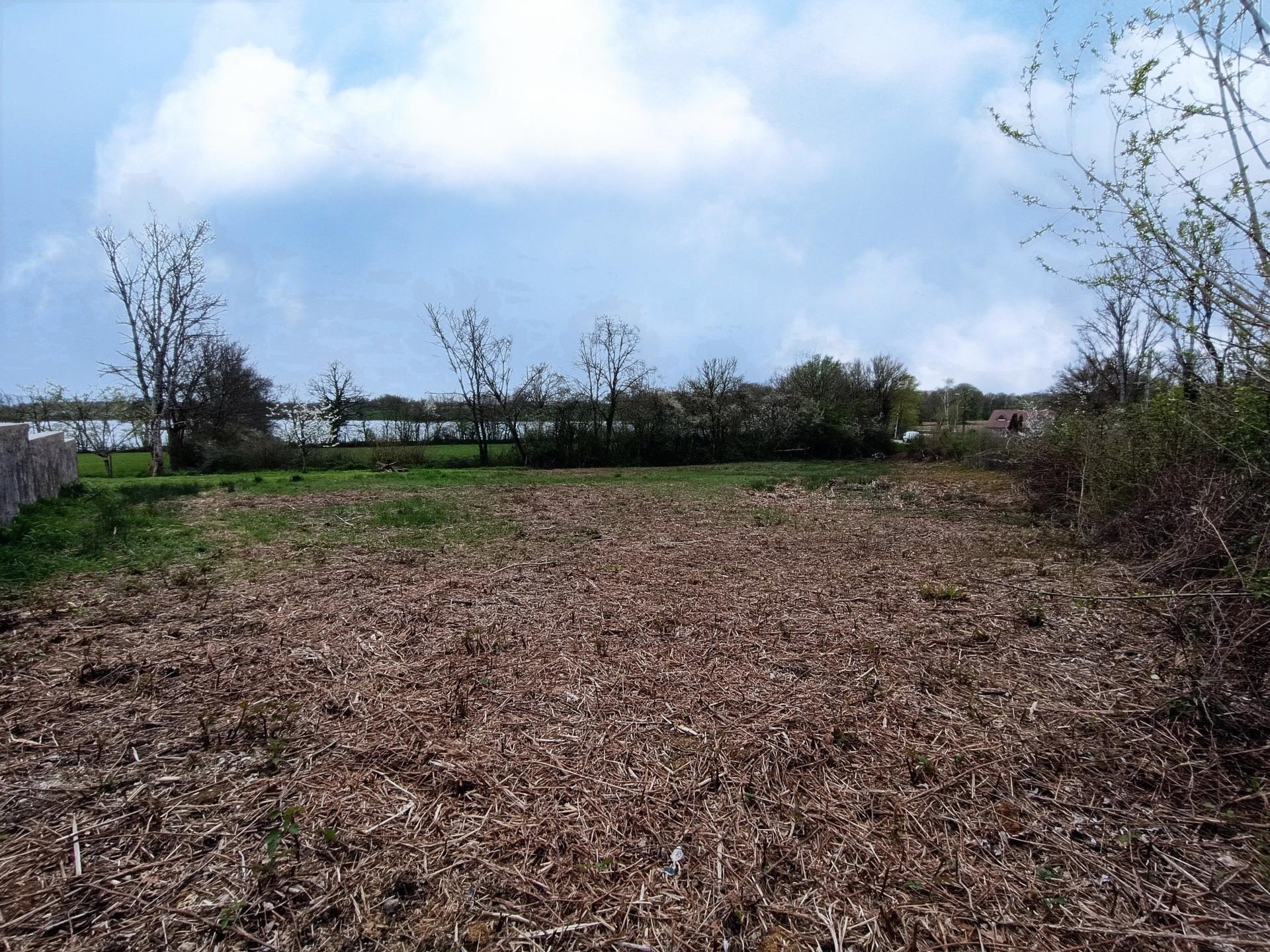 Terrain 1664 m² · à Fontainebrux · 27 000 €